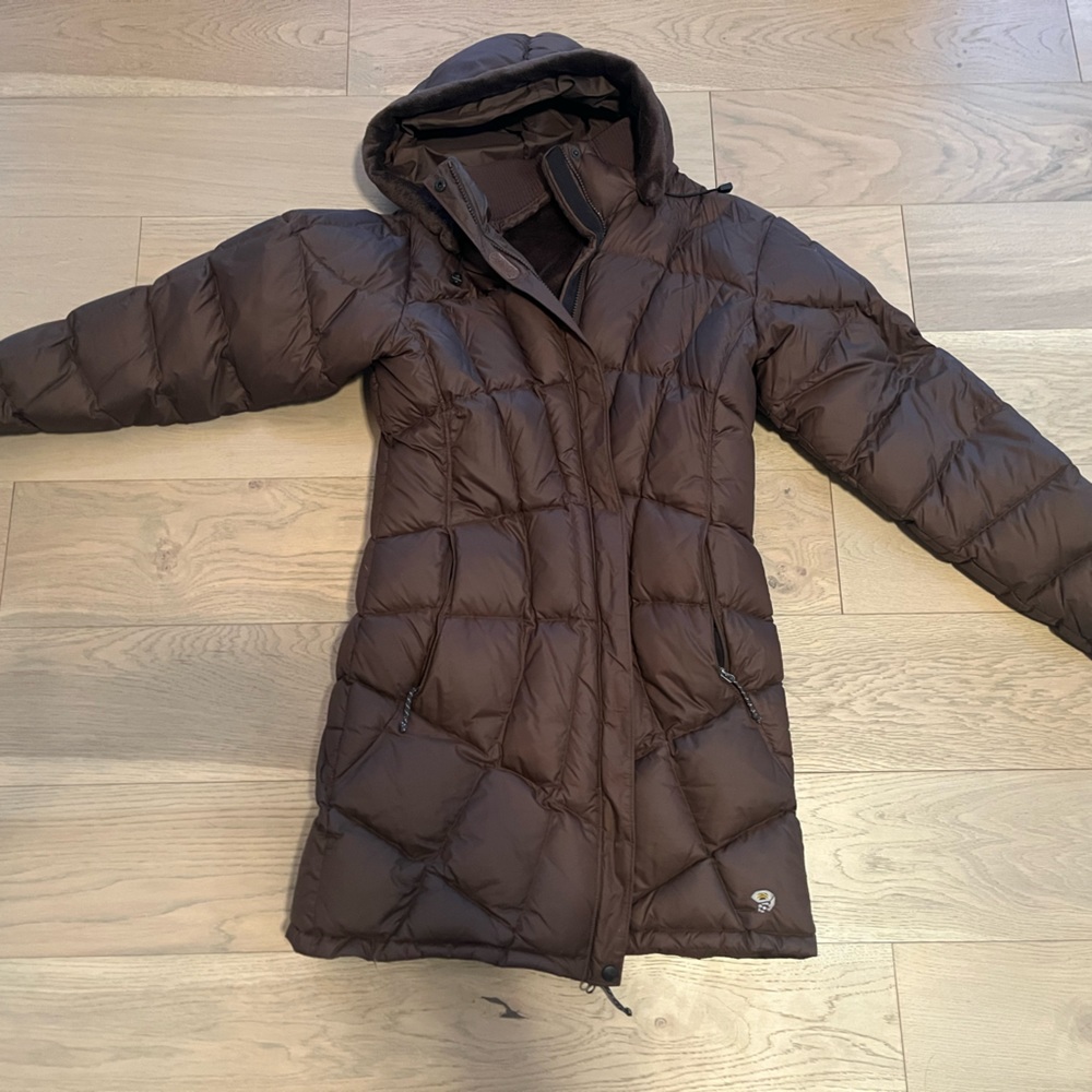 Women’s Mountain Hardware knee-length puffy coat, brown- excellent condition